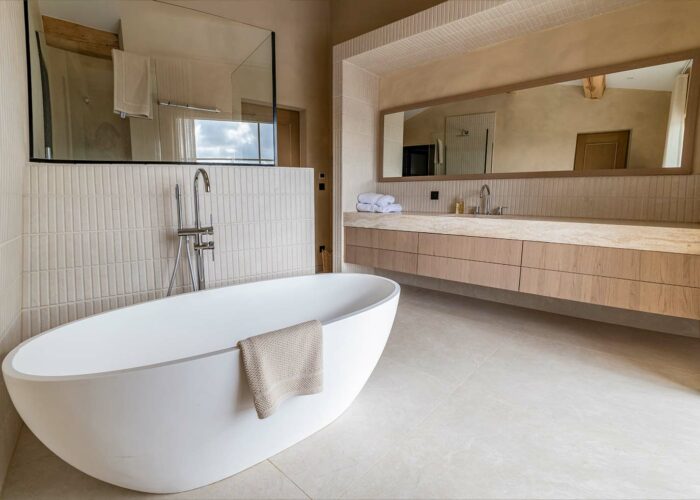 Photo immobilière d’une salle de bain moderne à Mandelieu